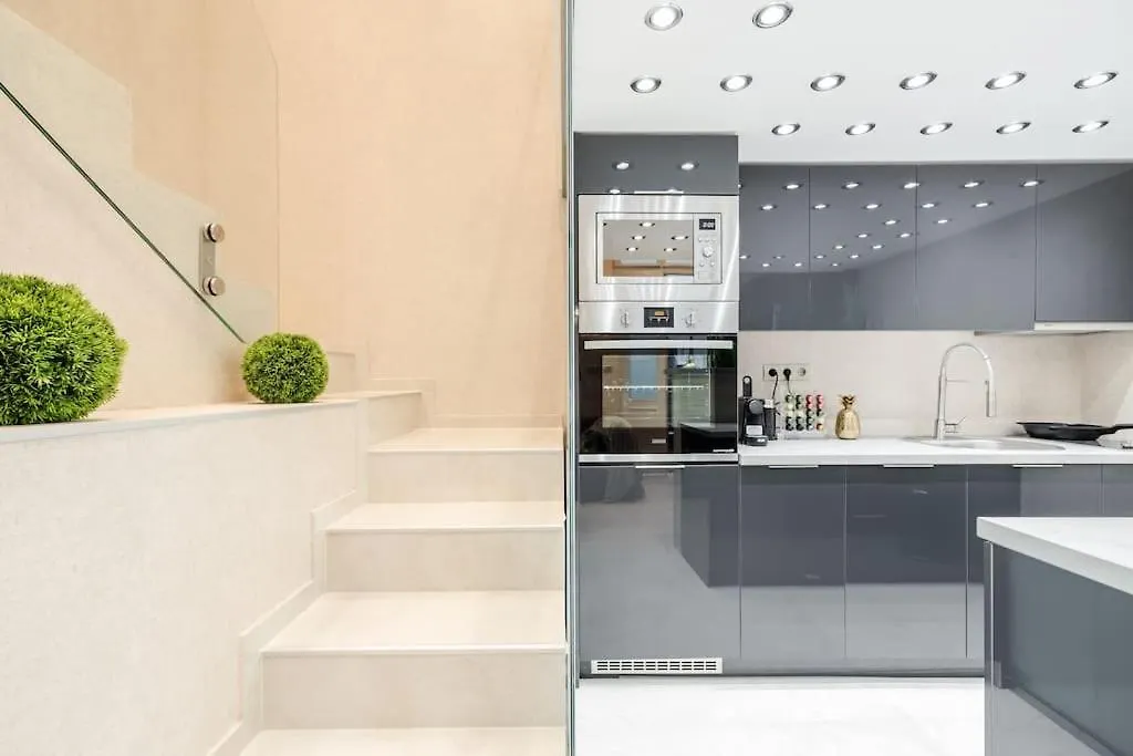 Stylish Two-Bedroom Suite In The Center Budapeszt