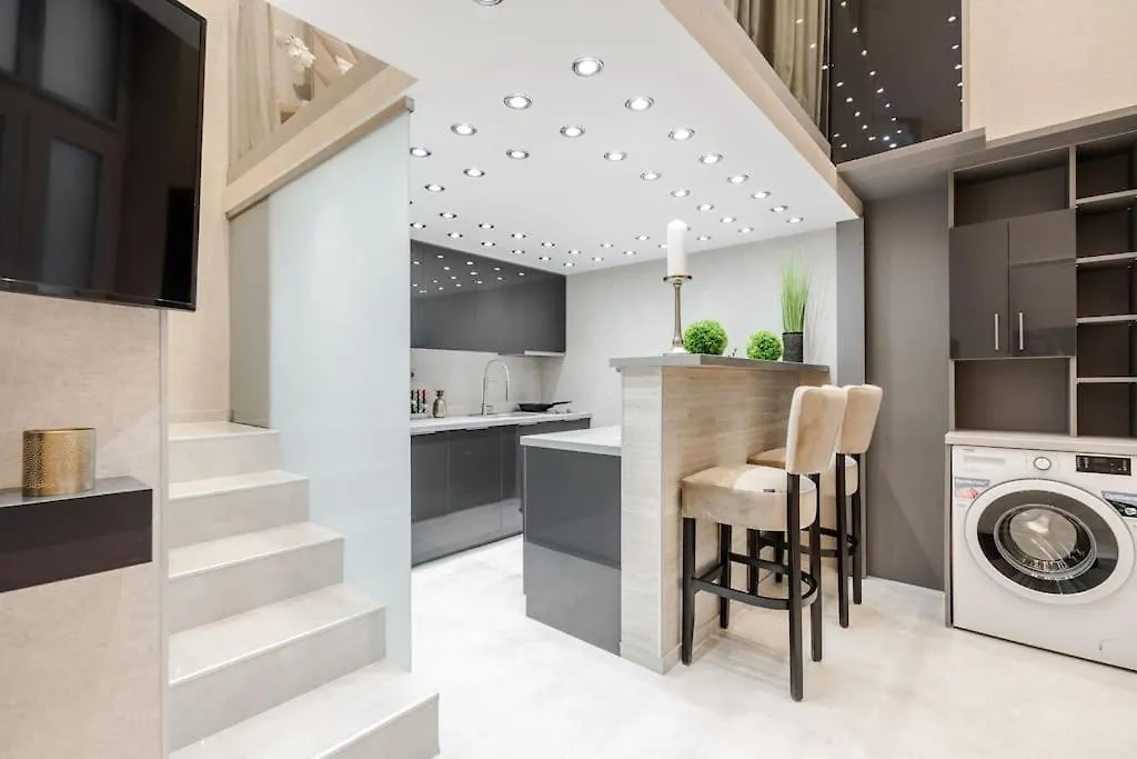Apartament Stylish Two-Bedroom Suite In The Center Budapeszt Węgry